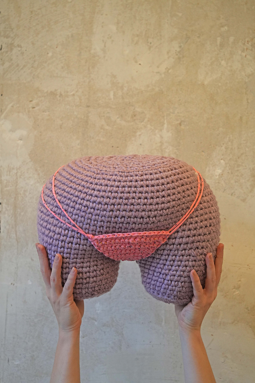 TA01 – Grosser po - Lila und Rosa Tanga