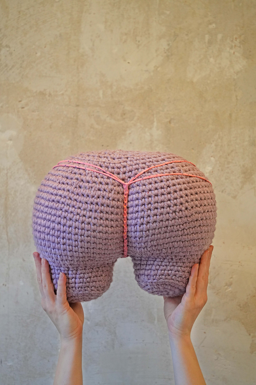 TA01 – Grosser po - Lila und Rosa Tanga