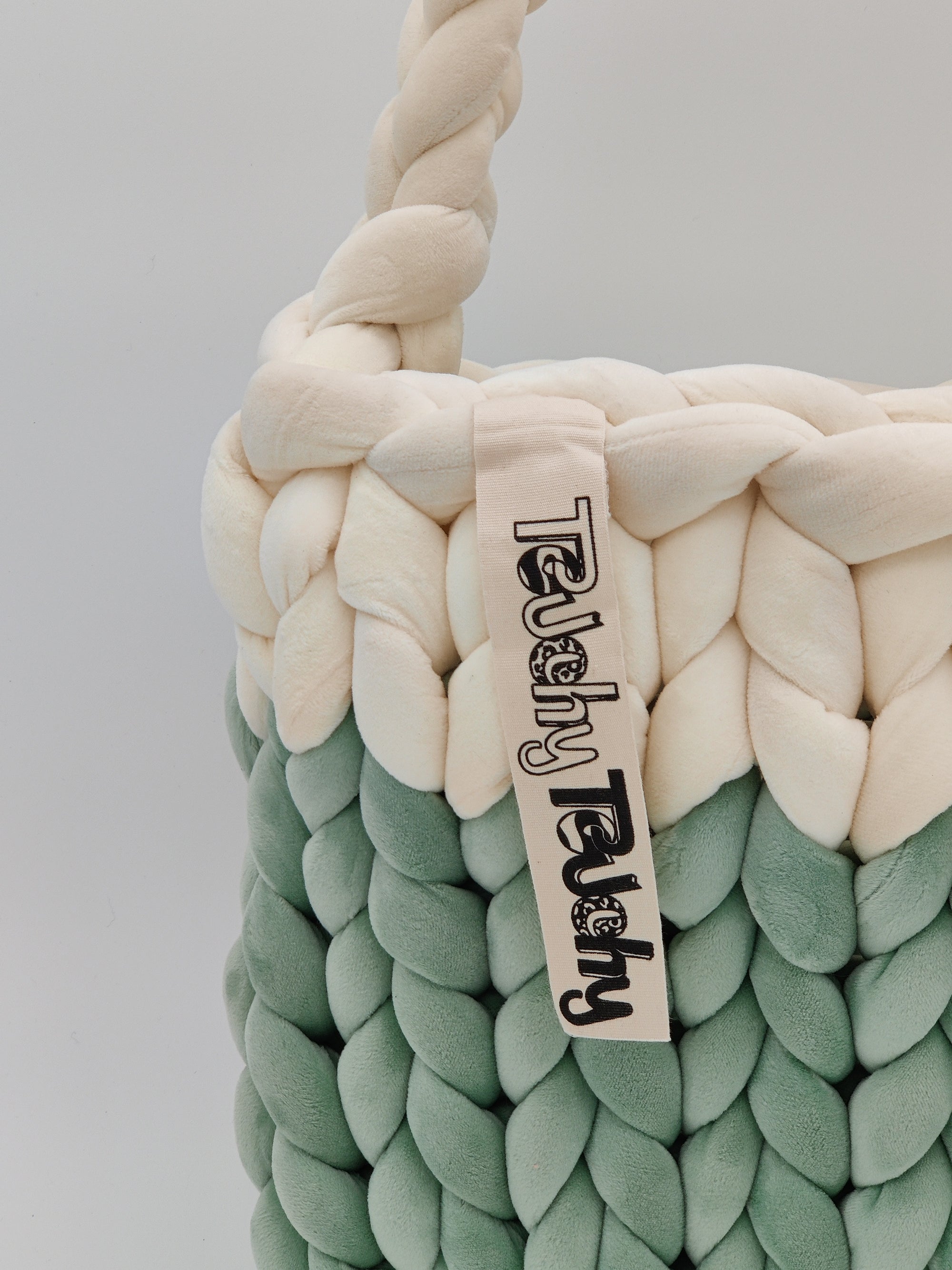 TB05 – Klassisch Mint & Weiß