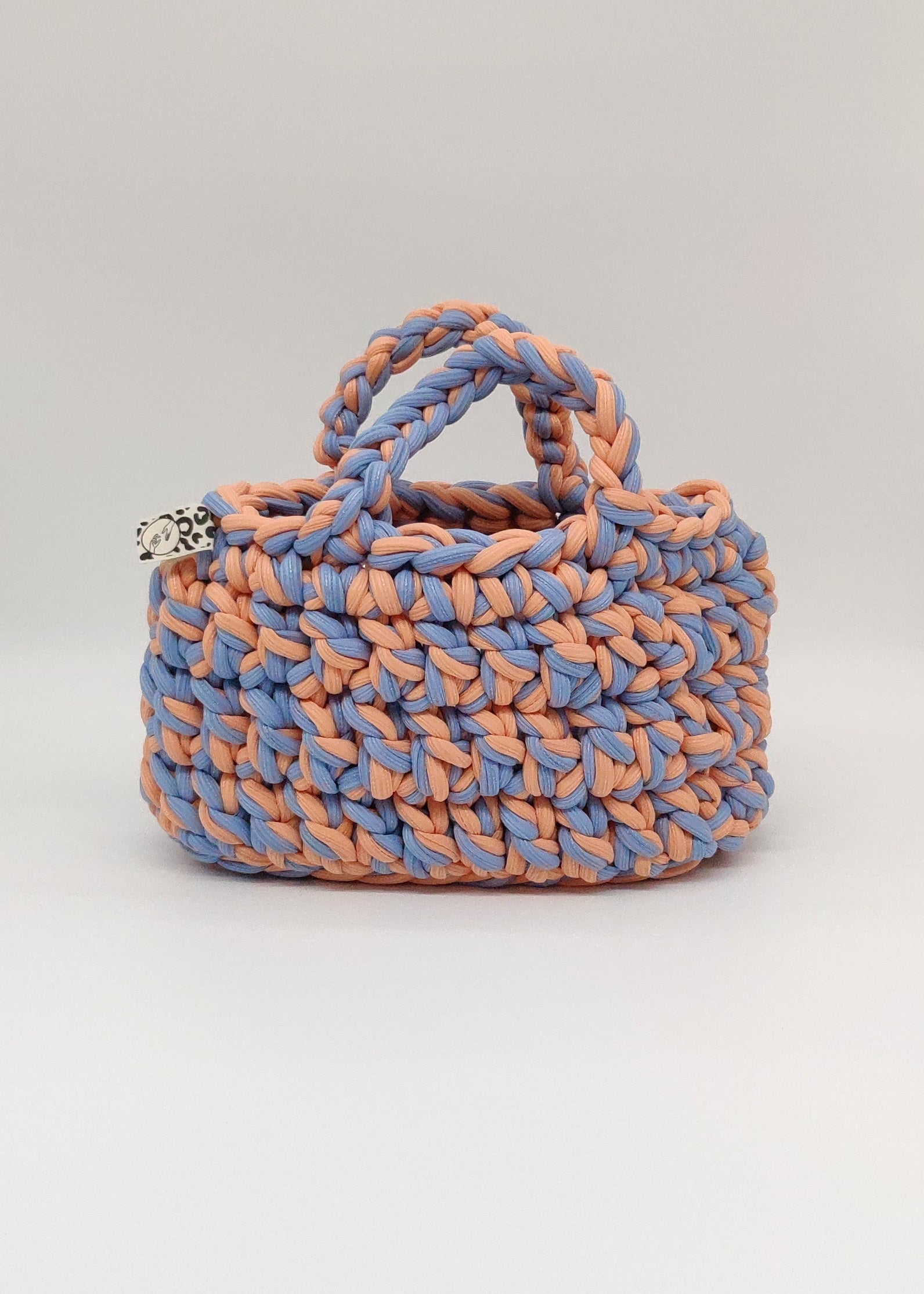 TB40 – Gehäkelte Tasche Coral & Blau